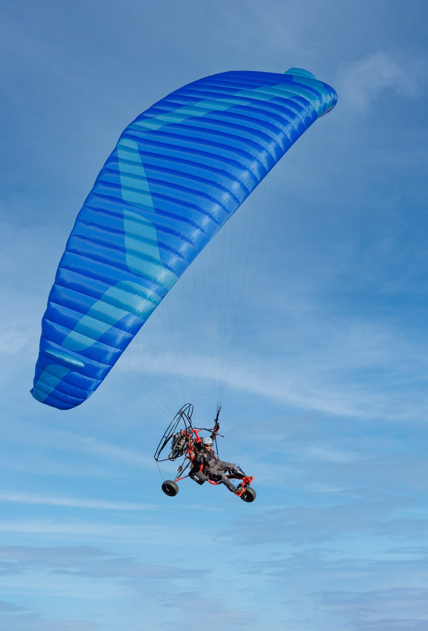 Ozone MojoMax trike wing during a rolling launch